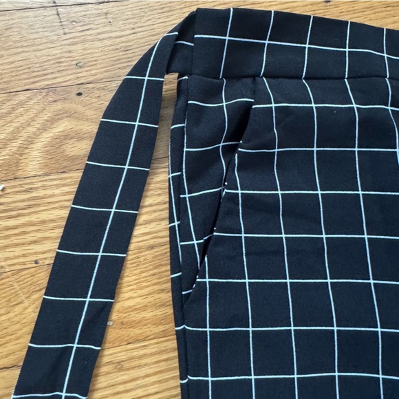 Have Black and White Checkered Pants Size M - Picture 3 of 11